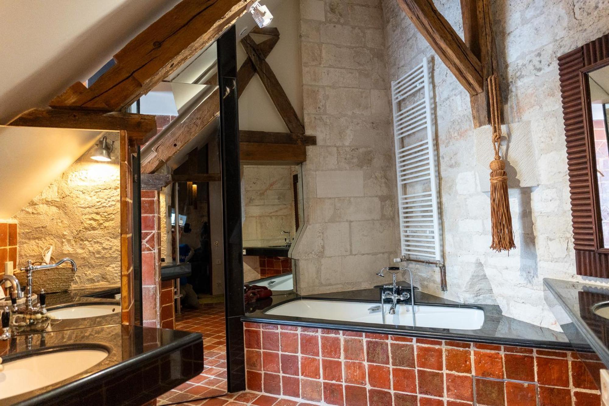 Bed and Breakfast L'Abbaye Saint Michel Тоннер Экстерьер фото